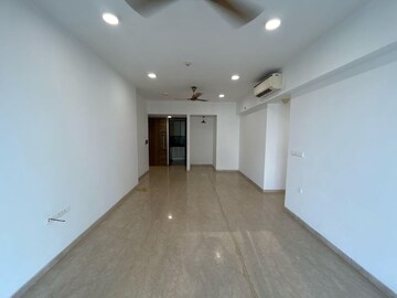 Room in 3 BHK Apartment at Lodha The Park, Worli – for Rent