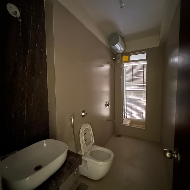 Bathroom, raj-tattva 4 Bedroom 2065 Sq.Ft. Apartment In Kapur Bawdi Thane 7984661
