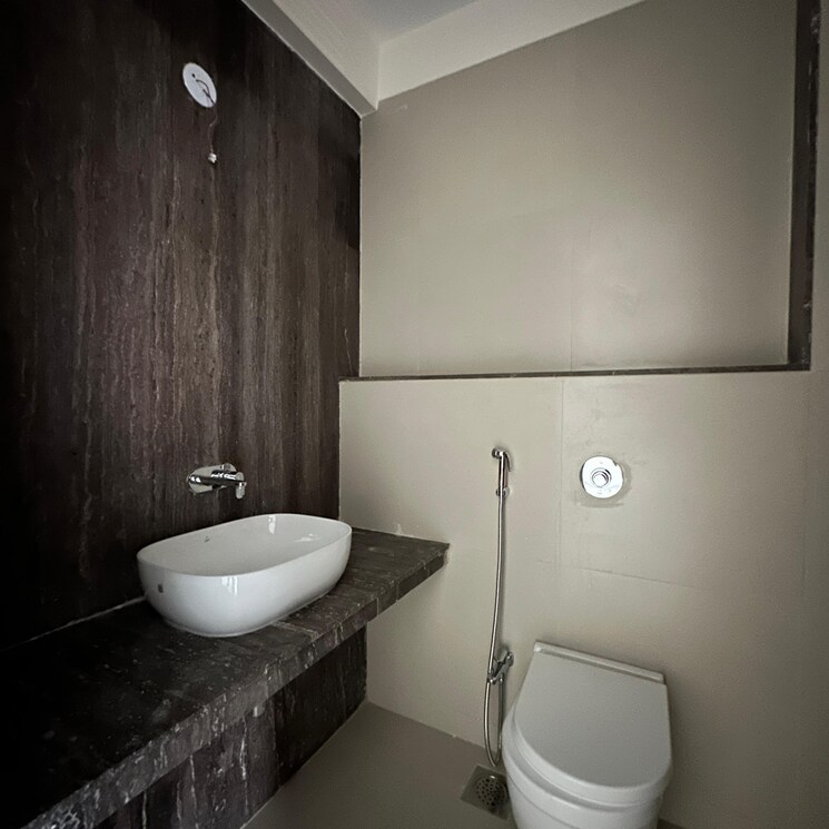 Bathroom, raj-tattva 4 Bedroom 2065 Sq.Ft. Apartment In Kapur Bawdi Thane 7984661