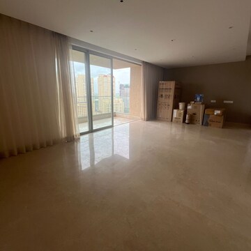 Room in 4 BHK Apartment at Hiranandani Lake Encalve Glendale, Anu Nagar – for Rent