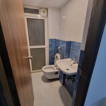 Bathroom in 3 BHK Apartment at Lodha Amara Tower 32 And 33, Sandoz Baug – for Sale