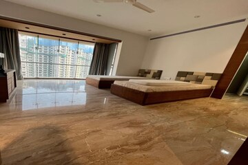 Living Room in 5 BHK Apartment at Kalpataru Horizon, Worli – for Rent