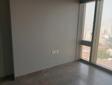 Room in 4 BHK Apartment at Lodha The Park, Worli – for Rent