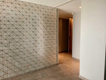 Room in 4 BHK Apartment at Lodha The Park, Worli – for Rent