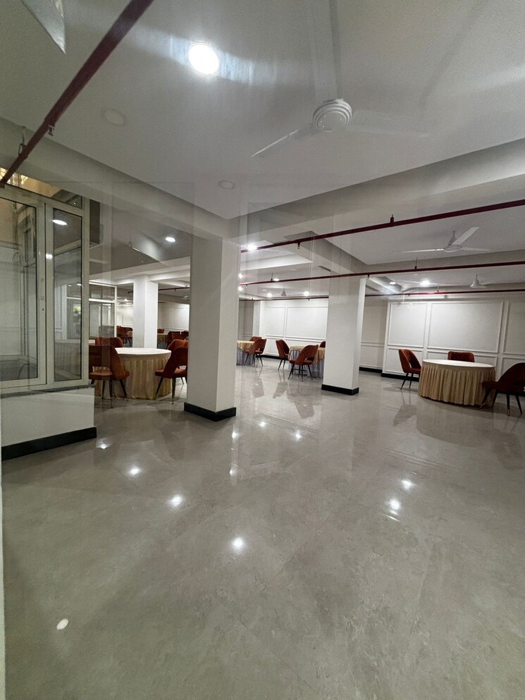  Parking, opportune-crystal-mayberry 3.5 Bedroom 2200 Sq.Ft. Apartment In Badhamau Lucknow 7984699