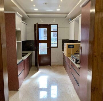 Kitchen in 4 BHK Builder Floor at Sector 17 – for Rent