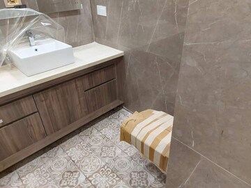 Attached Bathroom in 3 BHK Builder Floor at Sector 17 – for Rent