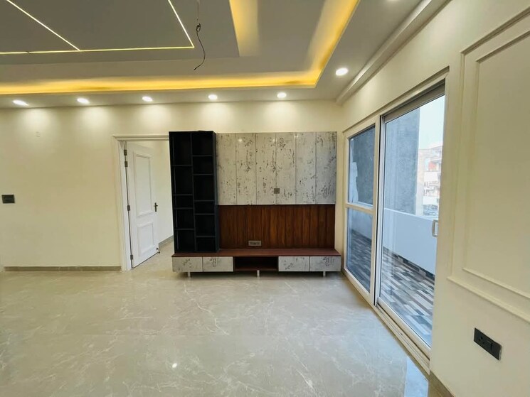 Master Bedroom, srishti-greenfield-homes 4 Bedroom 2100 Sq.Ft. Builder Floor In Green Fields Colony Faridabad 7984732