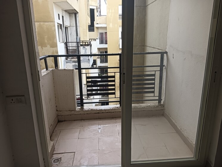 Balcony, amrapali-zodiac 2.5 Bedroom 1075 Sq.Ft. Apartment In Sector 120 Noida 7984738