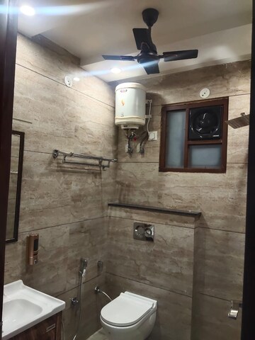 Bathroom in 3.5 BHK Builder Floor at Sector 9 – for Rent