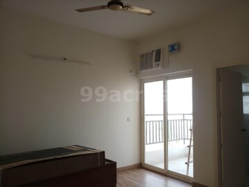 Room in 2 BHK Builder Floor at Sector 9 – for Rent