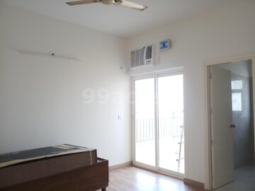 Room in 2 BHK Builder Floor at Sector 9 – for Rent