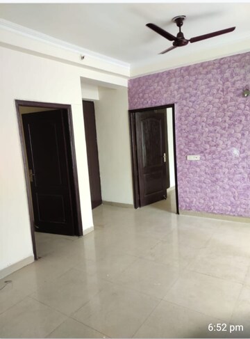 Room in 3.5 BHK Apartment at Great Value Anandam, Sector 107 – for Rent