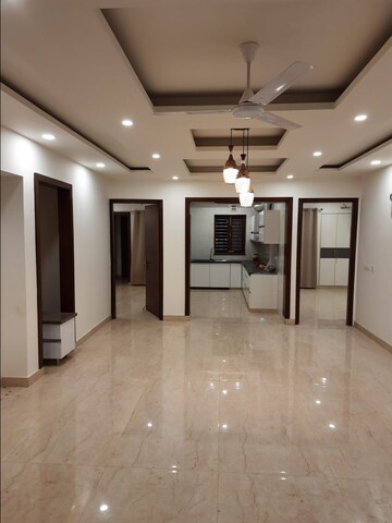 Living Room in 3 BHK Builder Floor at Sector 16 – for Rent