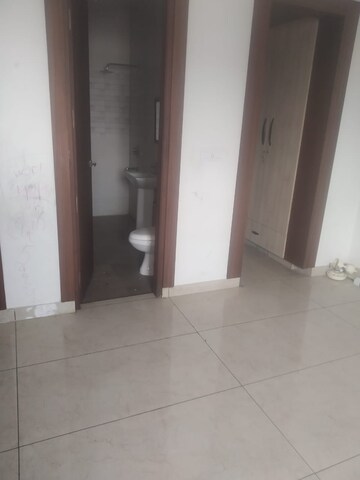 Living Room in 3 BHK Builder Floor at Sector 16 – for Rent