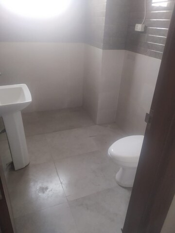 Attached Bathroom in 3 BHK Builder Floor at Sector 16 – for Rent