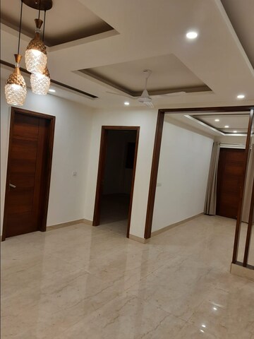 Building Lobby in 3 BHK Builder Floor at Sector 16 – for Rent