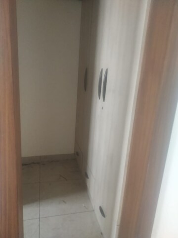 Building Lobby in 3 BHK Builder Floor at Sector 16 – for Rent