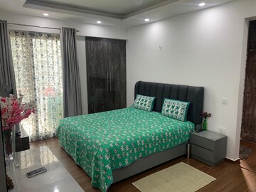 Bedroom in 3 BHK Builder Floor at Sector 15 – for Rent