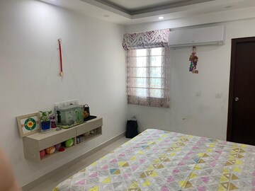 Room in 3 BHK Builder Floor at Sector 15 – for Rent