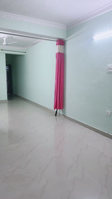 Room in 3 BHK Apartment at Saguna More – for Rent