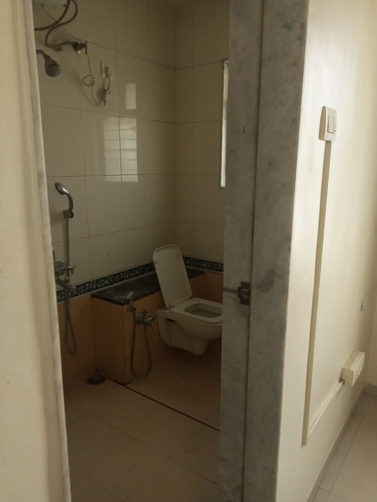 Bathroom, yugal-willed-ways 2 Bedroom 1009 Sq.Ft. Apartment In Baner Pune 7984814