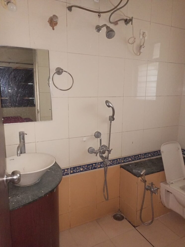 Bathroom, yugal-willed-ways 2 Bedroom 1344 Sq.Ft. Apartment In Baner Pune 7984816