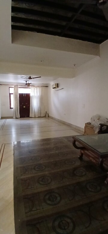 Living Room in 3 BHK Builder Floor at Housing Board Colony, Sector 31 – for Rent