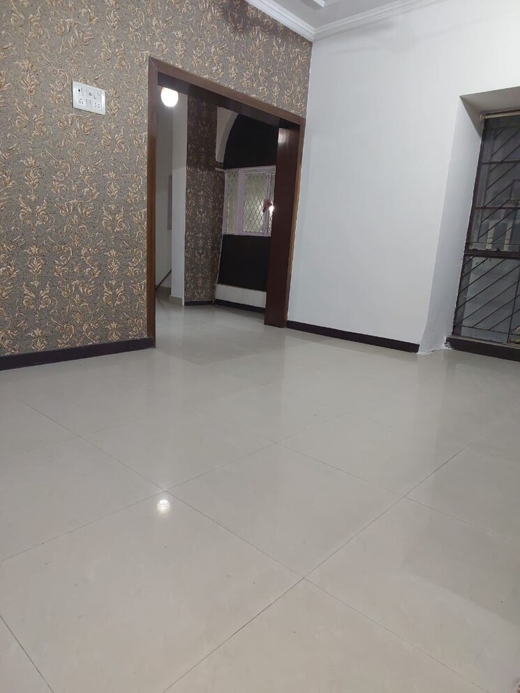 Room, mayur vihar phase 1 3.5 Bedroom 1650 Sq.Ft. Apartment In Mayur Vihar Phase 1 Delhi 7984858