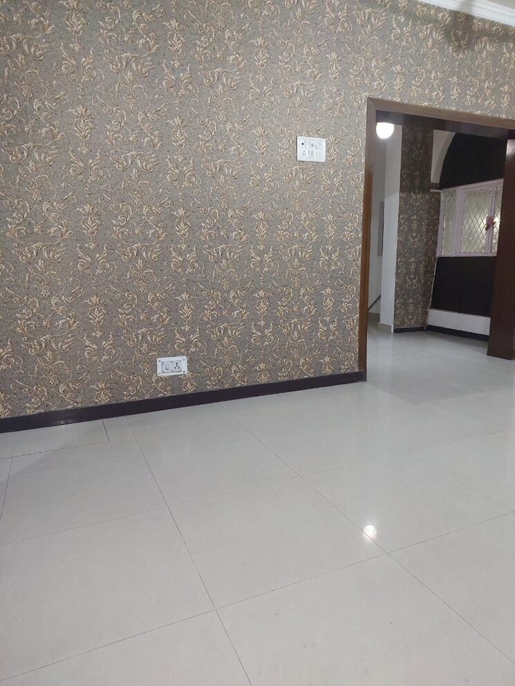 Room, mayur vihar phase 1 3.5 Bedroom 1650 Sq.Ft. Apartment In Mayur Vihar Phase 1 Delhi 7984858