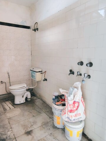 Bathroom in 2 BHK Builder Floor at Housing Board Colony, Sector 31 – for Rent
