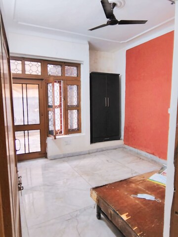 Room in 2 BHK Builder Floor at Housing Board Colony, Sector 31 – for Rent