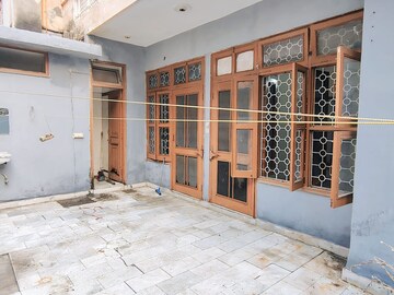Parking in 2 BHK Builder Floor at Housing Board Colony, Sector 31 – for Rent