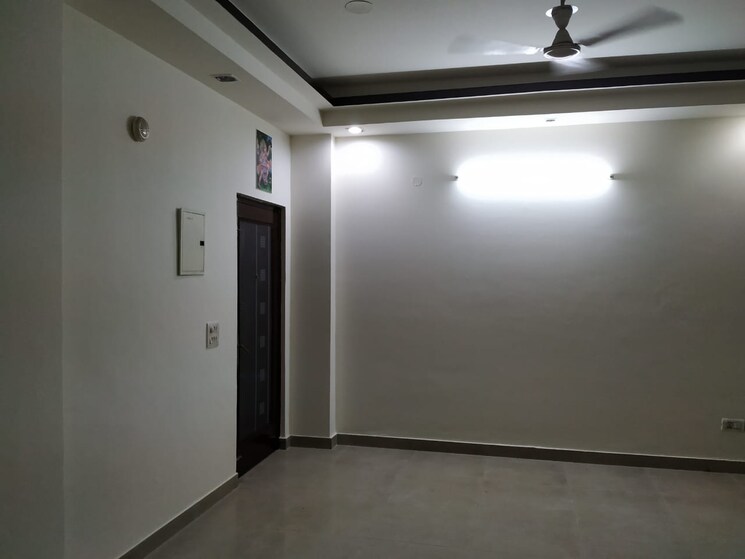 Room, patparganj 3 Bedroom 1600 Sq.Ft. Apartment In Patparganj Delhi 7984904