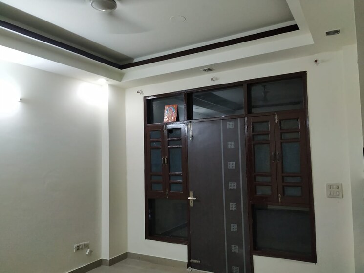 Room, patparganj 3 Bedroom 1600 Sq.Ft. Apartment In Patparganj Delhi 7984904