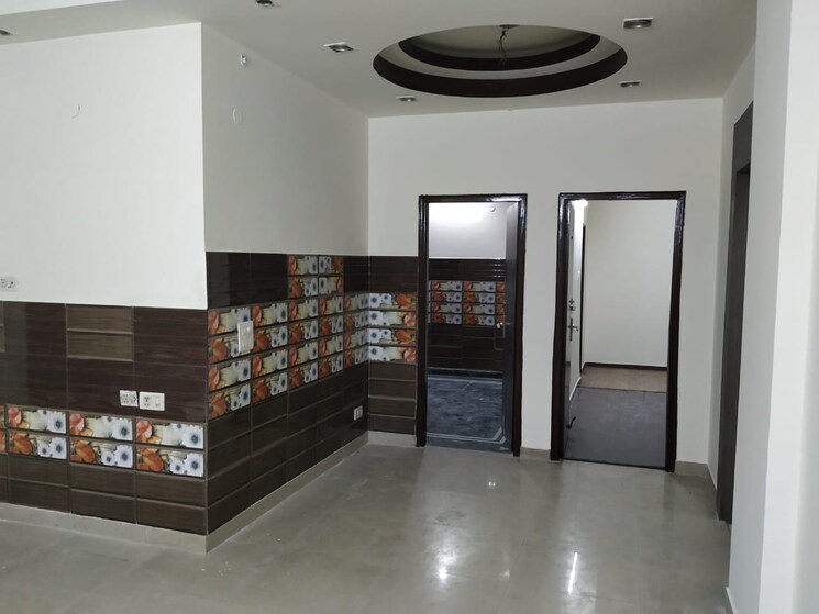 Room, patparganj 3 Bedroom 1600 Sq.Ft. Apartment In Patparganj Delhi 7984904