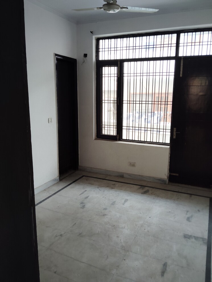 Room, sector 16 3 Bedroom 2250 Sq.Ft. Builder Floor In Sector 16 Faridabad 7984908