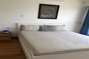 Bedroom in 2.5 BHK Apartment at Godrej The Trees, Vikhroli East – for Rent
