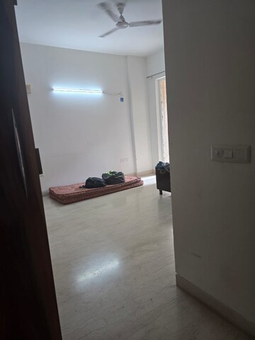 Room in 3 BHK Builder Floor at Puri Aanandvilas, Sector 81 – for Rent
