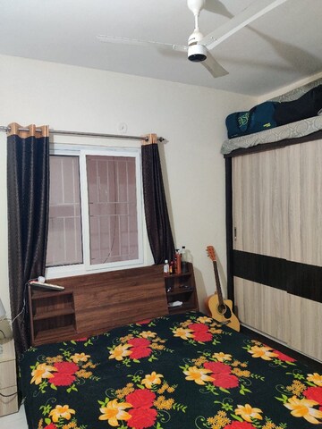 Room in 3.5 BHK Apartment at Prestige Lakeside Habitat, Varthur – for Sale
