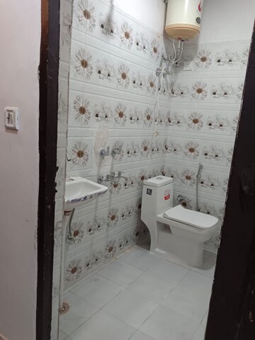 Bathroom in 1 BHK Builder Floor at Lajpat Nagar 4 – for Rent