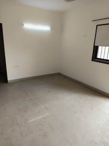 Room in 3 BHK Builder Floor at RPS Savana, Sector 88 – for Rent