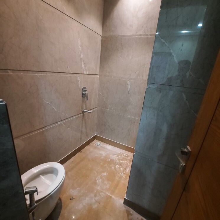 Bathroom, malviya nagar 3 Bedroom 1800 Sq.Ft. Builder Floor In Malviya Nagar Delhi 7985251