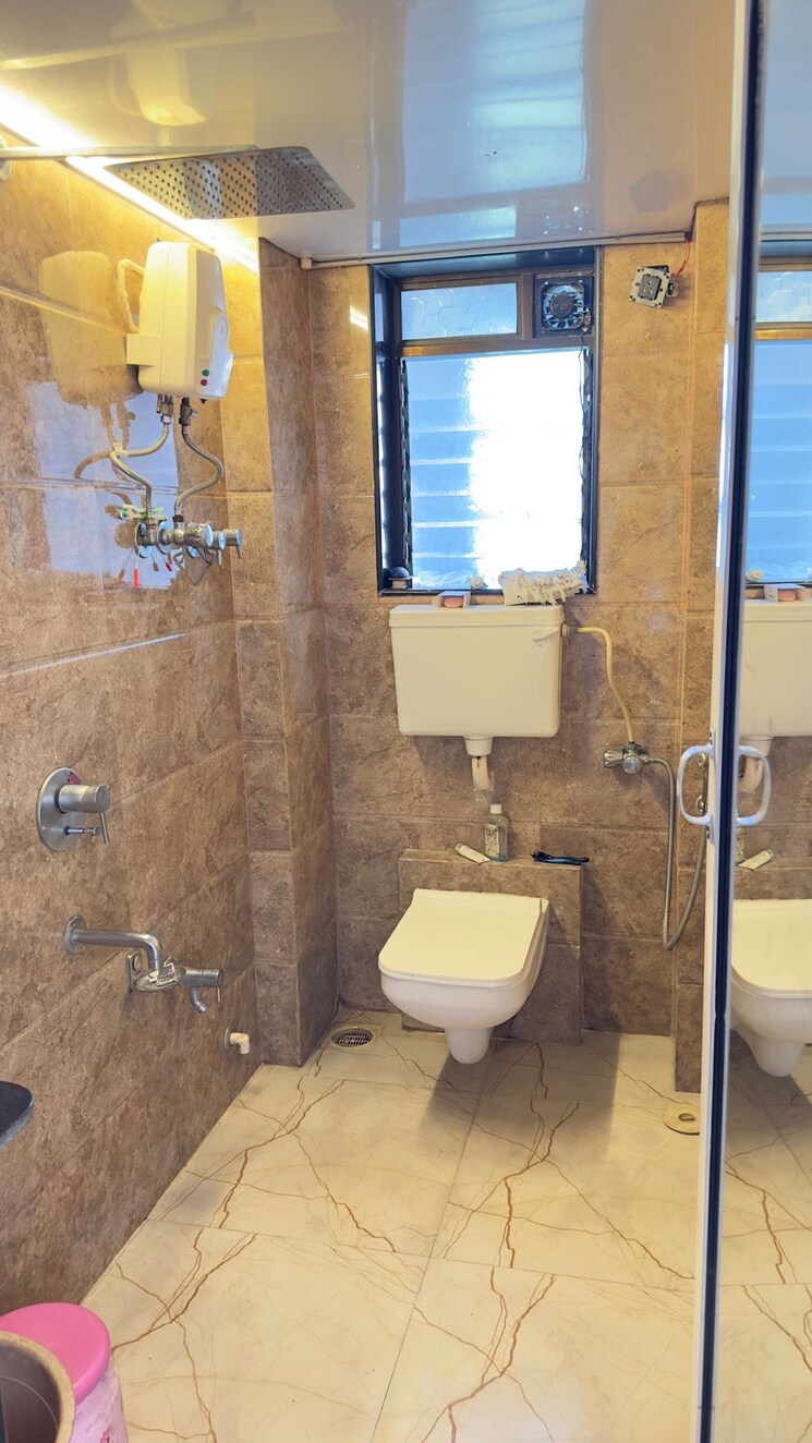 Bathroom, guru-angad-tower 2 Bedroom 950 Sq.Ft. Apartment In Malad East Mumbai 7985255