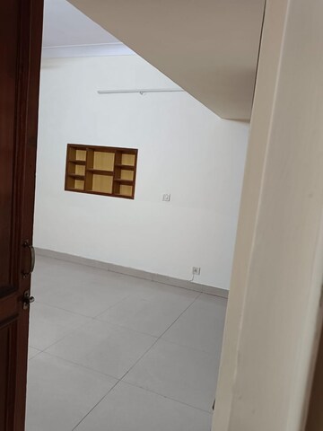 Room in 2 BHK Builder Floor at Lajpat Nagar 4 – for Rent