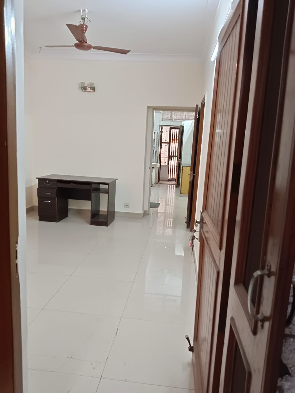 2 BHK Builder Floor For Rent in Lajpat NagaR-4