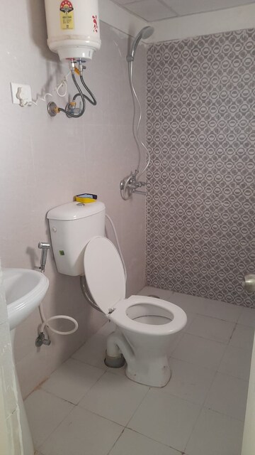 Bathroom in 1.5 BHK Apartment at Gaur City 2 - 14th Avenue, Sector 16c Greater Noida – for Rent
