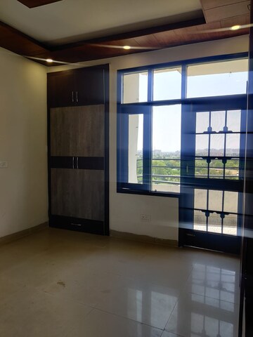 Room in 2 BHK Apartment at Fortune Regalia Towers, Dhakoli Village – for Sale
