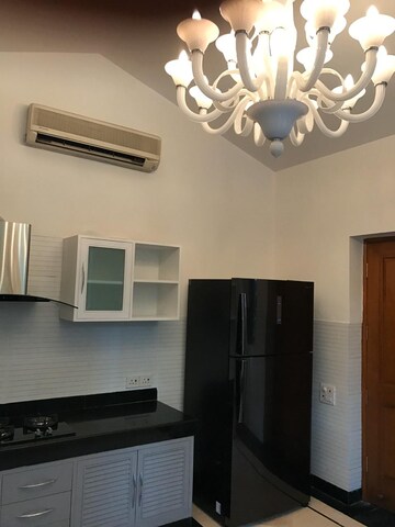Building Lobby in 5 BHK Villa at Palm Residency Chhatarpur, Chattarpur – for Rent
