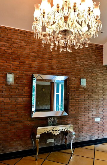 Furnished Amenities in 5 BHK Villa at Palm Residency Chhatarpur, Chattarpur – for Rent